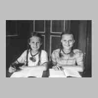 005-0037 Die Geschwister Christel und Ursula Zuehlsdorff im Jahre 1935 .JPG